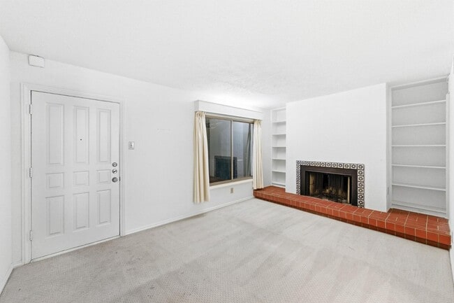 Building Photo - 505 W 7th St