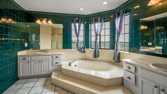 Building Photo - BEAUTIFUL HOME IN THE GLEN COVE AREA  OF VALLEJO WITH VIEWS OF THE BAY