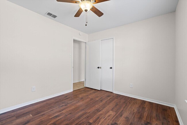 Building Photo - 165 Montclair Loop