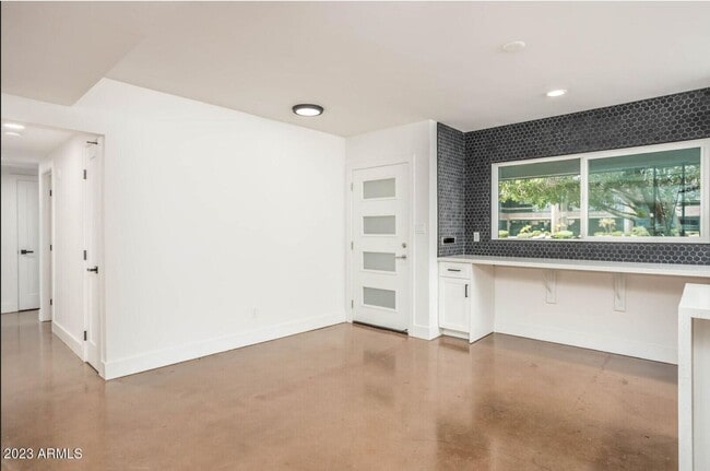 Building Photo - Biltmore District Luxury – 3 month leases avaialble 2,795.00