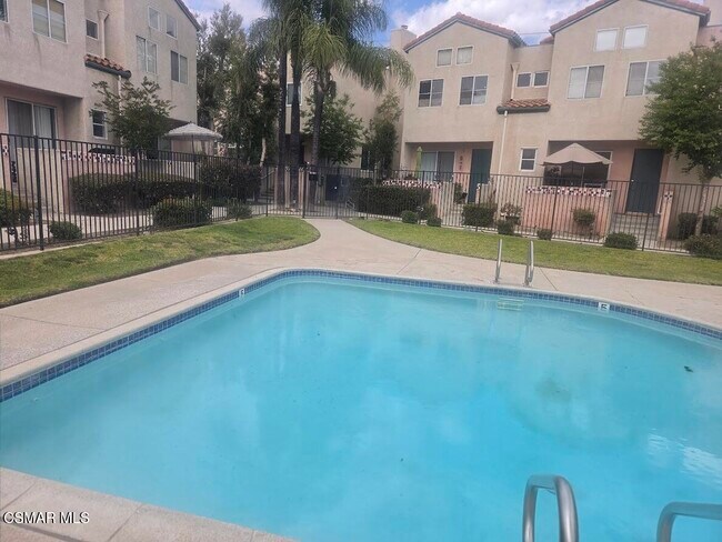 Building Photo - 13901 Olive View Ln