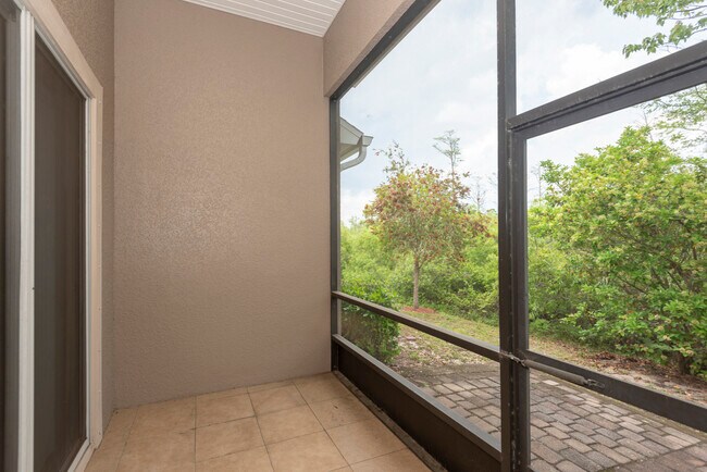 Building Photo - 253 Catriona Dr