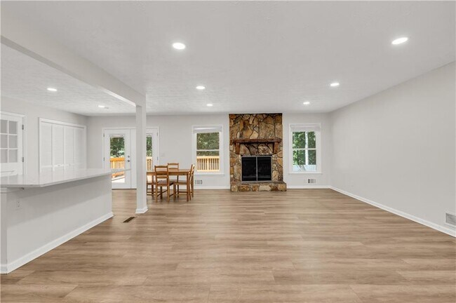 Building Photo - 5722 Port Dr