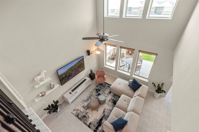 Building Photo - 29471 Westhope Dr