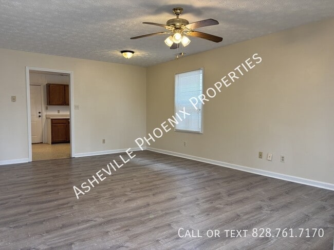 Building Photo - 10 Mountain View Rd