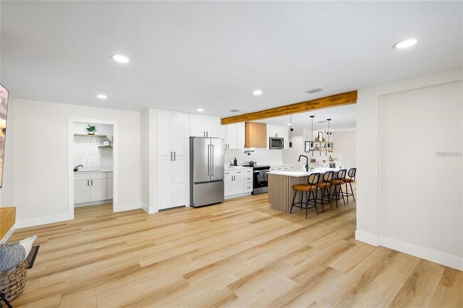 Building Photo - 4412 W Trilby Ave