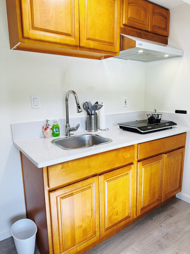 Building Photo - 6215 Alhambra Ave