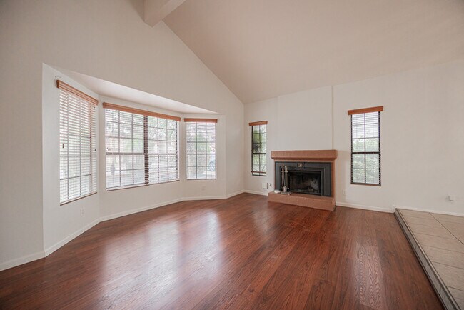 Building Photo - 11121 W Sunflower Pl