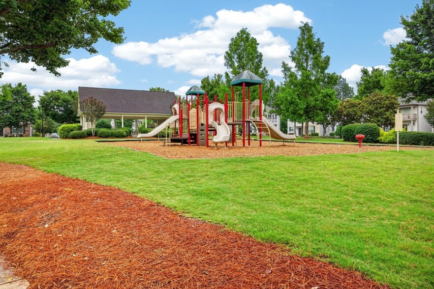 Building Photo - 865 Society Cir