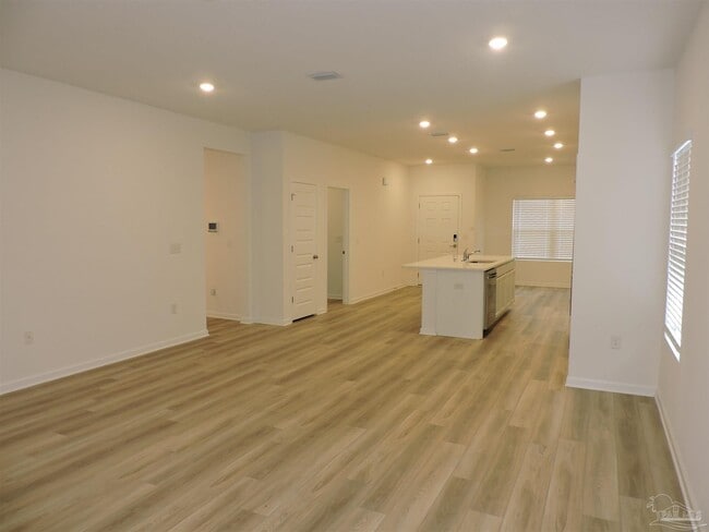 Building Photo - 9629 Sagewood Dr