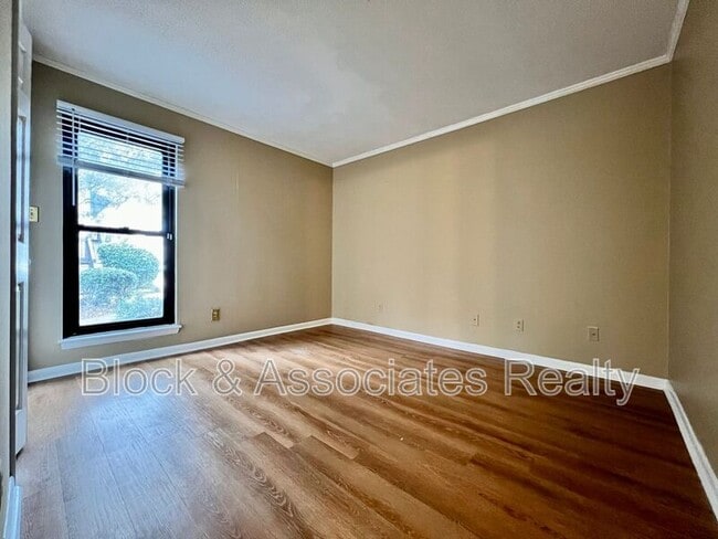 Building Photo - 131 Cedar Cove Ln