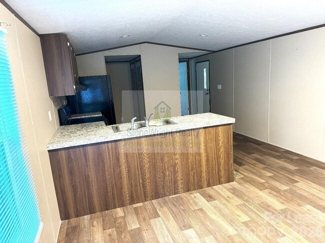 Building Photo - 2034 Shelby Rd