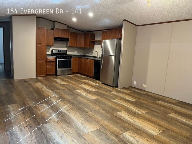 Building Photo - 154 Evergreen Dr