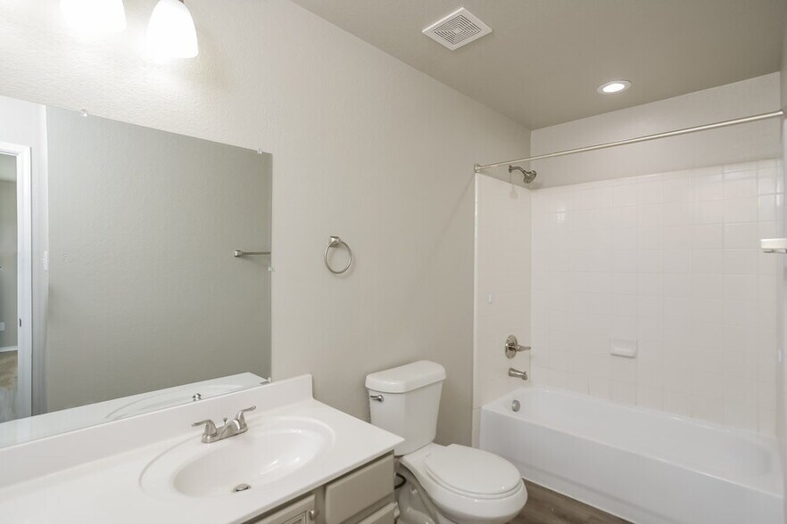 Building Photo - 9122 Blazer Pl