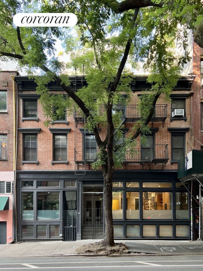 Building Photo - 21 Bleecker St