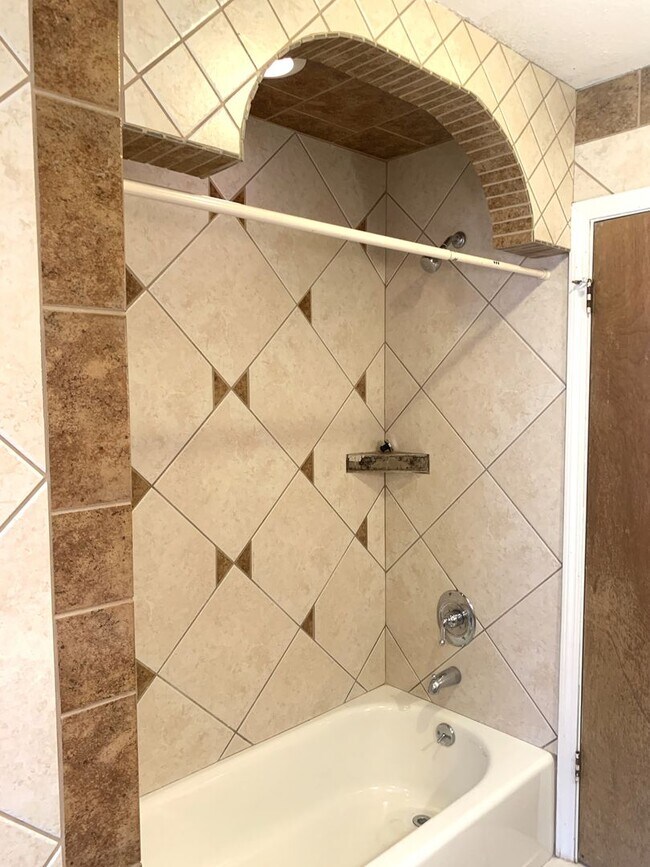 Building Photo - 2808 Persimmon Dr