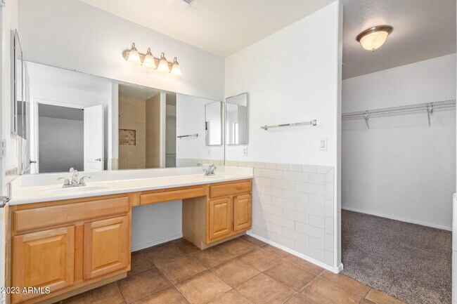 Building Photo - 21708 W Sonora St