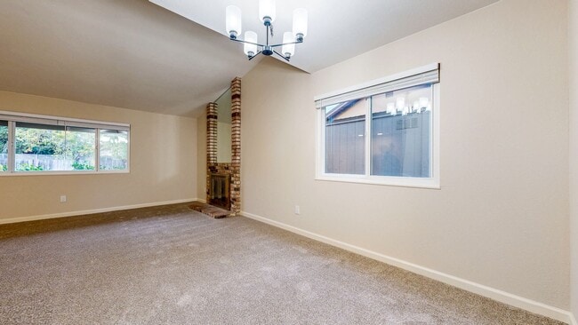 Building Photo - Meticulously Maintained Four Bedroom Singl...