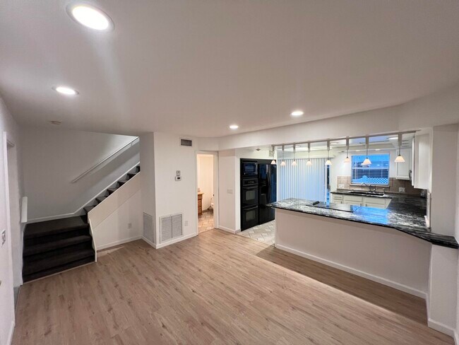 Building Photo - 2829 SW Cornell Ave