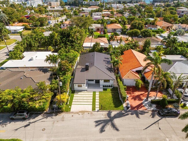 Building Photo - 9073 Dickens Ave