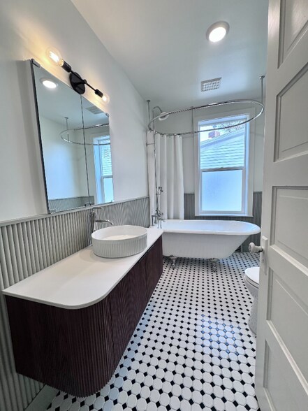 Building Photo - 7 E Curtiss St