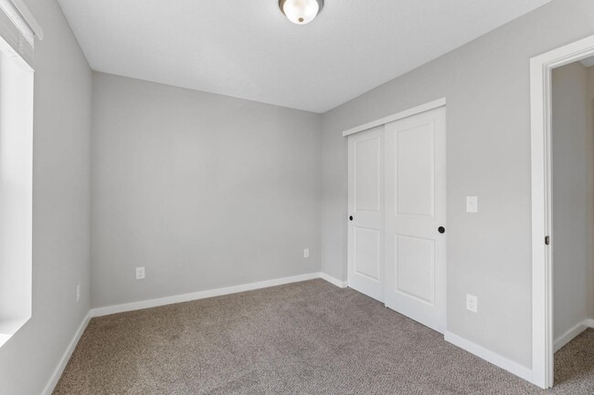 Building Photo - 388 N Franklin St