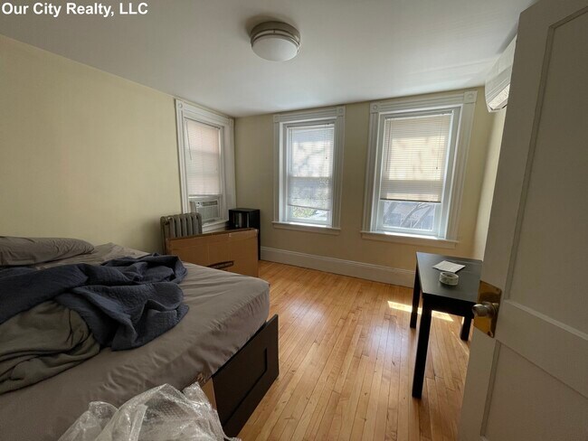 Building Photo - 8 Craigie Cir