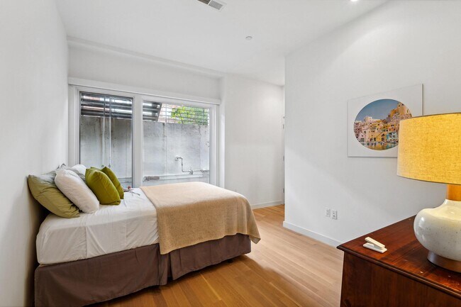 Building Photo - 1539 6th St NW