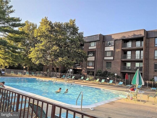 Building Photo - 130 Roberts Ln