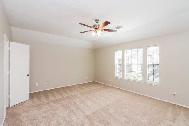 Building Photo - 16322 Lynn Crest Ct