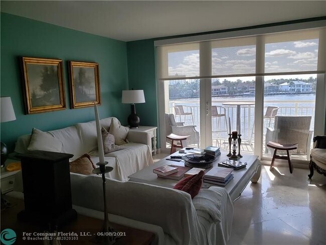 Building Photo - 511 Bayshore Dr