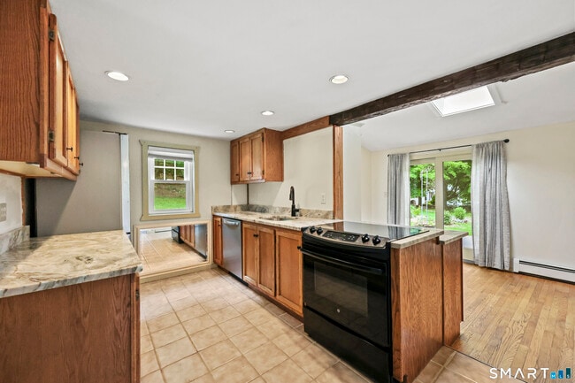 Building Photo - 917 Hopewell Rd