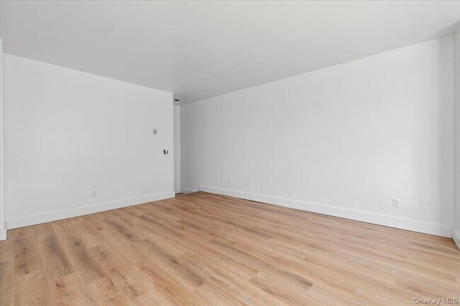 Building Photo - 36 Main St