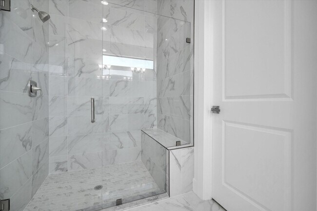 Building Photo - 13482 Artisan Cir