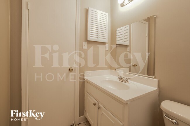 Building Photo - 3381 S Mendenhall Rd