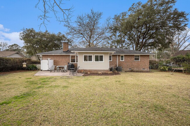 Building Photo - 826 Symmes Dr