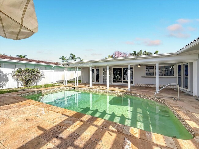 Building Photo - 2770 NE 8th Ct