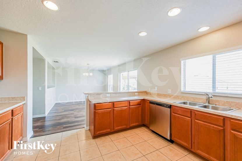 Building Photo - 622 Rosselli Blvd