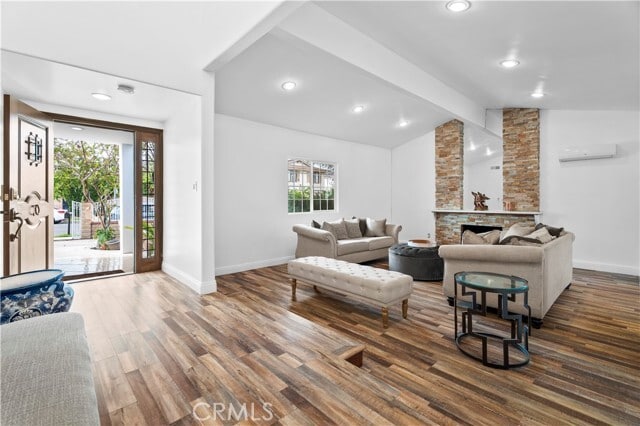 Building Photo - 8440 Gloria Ave