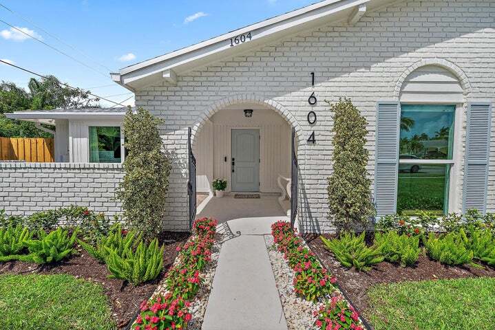 Building Photo - 1604 Seabrook Rd