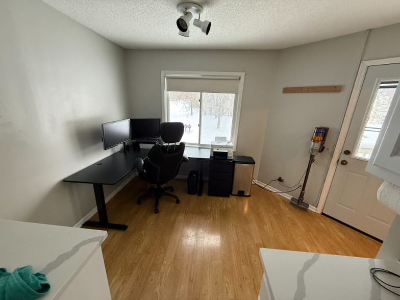 Building Photo - 4125 Goldenrod Ln N