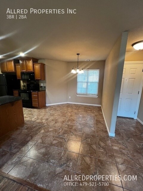 Building Photo - 4111 W Mahogany Dr