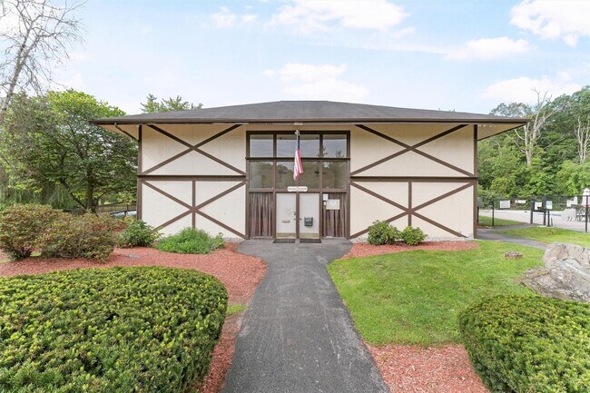 Building Photo - 16 Scarborough Ln