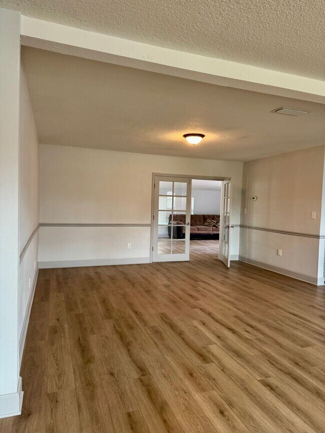 Building Photo - Remodeled Tampa Home