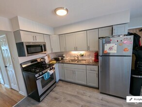 Building Photo - 2 bedroom in Schiller Park IL 60176