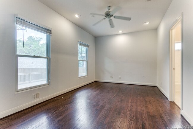 Building Photo - MONTE VISTA TOWNHOME
