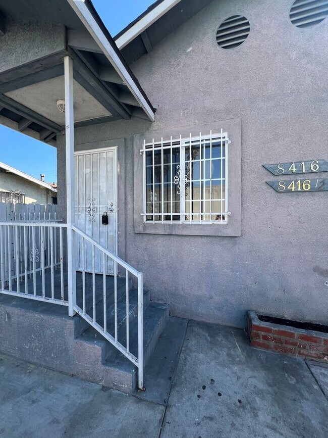 Building Photo - 8416 1/2-8416 1/2 Graham Ave