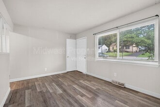 Building Photo - 235 Flora Dr