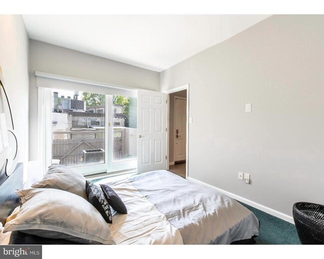 Building Photo - 2322 Perot St