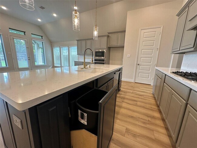 Building Photo - 23730 McNabb Spur Ln